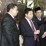 Ketua DPR Setya Novanto membuka pameran keris di Kompleks Parlemen, Senayan, Jakarta, Rabu (15/3/2017). DPR bersama komunitas dari Bali dan Lombok gelar pameran keris hingga 17 Maret 2017 mendatang. AKTUAL/Tino Oktaviano