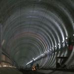 Pekerja menyelesaikan proyek pembangunan Mass Rapid Transit (MRT) fase 1 Lebak Bulus-Bundaran HI di Kawasan Jalan Thamrin, Jakarta Pusat, Senin (20/3). Pengerjaan MRT fase 1 baik bawah maupun atas sesuai target dan tidak ada kendala. Penyelesaian proyek MRT ini bertujuan untuk mengatasi kemacetan di Ibukota. AKTUAL/Tino Oktaviano