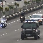 Rombongan Raja Salman bin Abdulaziz Al Saud melintas di ruas Jalan Tol Jagorawi, Jakarta, Rabu (1/3/2017). Raja Salman beserta rombongan tiba di Indonesia melalui bandara Halim Perdanakusuma dan langsung bertolak ke Istana Bogor, Jawa Barat. AKTUAL/Munzir