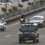 Rombongan Raja Salman bin Abdulaziz Al Saud melintas di ruas Jalan Tol Jagorawi, Jakarta, Rabu (1/3/2017). Raja Salman beserta rombongan tiba di Indonesia melalui bandara Halim Perdanakusuma dan langsung bertolak ke Istana Bogor, Jawa Barat. AKTUAL/Munzir