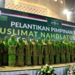 Ketua Umum Pengurus Besar Nahdlatul Ulama (PBNU) Said Aqil Siradj (kiri) bersama Menteri Koordinator Bidang Pembangunan Manusia dan Kebudayaan Puan Maharani (tengah) dan Ketua Umum PP Muslimat NU Khofifah Indar Parawansa (kanan) saat acara pelantikan pengurus pimpinan pusat Muslimat Nahdlatul Ulama dan peringatan Harlah Muslimat NU yang Ke 71 di Masjid Istiqlal, Jakarta, Selasa (28/3/2017). Acara Pelantikan Pengurus dan Peringatan PP Muslimat NU yang Ke 71 Tahun mengangkat tema 'Satukan Langkah Membangun Negeri, Menjaga NKRI'. Menteri Sosial Khofifah Indar Parawansa dilantik sebagai Ketua Umum PP Muslimat NU periode 2017-2022. AKTUAL/Munzir