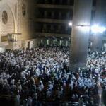 Ratusan umat Islam dan peserta Tamasya Al Maidah melakukan salat Magrib dan Isya berjamaah sebagai tanda sujud syukur merayakan kemenangan pasangan Anies-Sandi di Masjid Istiqlal, Jakarta, Rabu (19/4) malam. Tasyakkur menyambut Gubernur dan Wakil Gubernur DKI Jakarta baru ini juga dihadiri Imam Besar Front Pembela Islam (FPI), Habib Rizieq Shihab, Ketua Umum Partai Gerindra Prabowo Subianto, Presiden PArtai Keadilan Sejahtera dan tokoh partai pendukung pasangan nomor tiga. AKTUAL/Tri