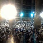 Ratusan umat Islam dan peserta Tamasya Al Maidah melakukan salat Magrib dan Isya berjamaah sebagai tanda sujud syukur merayakan kemenangan pasangan Anies-Sandi di Masjid Istiqlal, Jakarta, Rabu (19/4) malam. Tasyakkur menyambut Gubernur dan Wakil Gubernur DKI Jakarta baru ini juga dihadiri Imam Besar Front Pembela Islam (FPI), Habib Rizieq Shihab, Ketua Umum Partai Gerindra Prabowo Subianto, Presiden PArtai Keadilan Sejahtera dan tokoh partai pendukung pasangan nomor tiga. AKTUAL/Tri