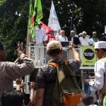 Aksi kawal sidang Ahok ini dalam rangka mengawal sidang tuntutan terdakwa kasus penodaan agama yang dilakukan Gubernur DKI Jakarta, Basuki Tjahaja Purnama atau Ahok. AKTUAL/Munzir