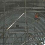 Pekerja menyelesaikan proyek pembangunan Mass Rapid Transit (MRT) tahap I koridor selatan-utara yang menghubungkan kawasan Lebak Bulus hingga Bundaran HI, Jakarta, Kamis (6/4). PT MRT Jakarta mencatat, progres pengerjaan telah mencapai 68,98-70 persen, pengerjaan jalur MRT elevated atau melayang sepanjang 10 kilometer dari wilayah Lebak Bulus hingga Sisingamangaraja telah mencapai progres 53,62 persen serta jalur bawah tanah sepanjang 6 km saat ini progresnya telah mencapai sekitar 84,47 persen dan akan resmi beroperasi pada 2019 mendatang. AKTUAL/Tino Oktaviano