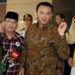 Terdakwa Penodaan Agama Basuki Tjahaja Purnama (Ahok) keluar usai mengikuti sidang di Auditorium Kementan, Jalan RM Harsono, Ragunan, Jaksel, Selasa (11/4). Sidang tersebut ditunda karena jaksa penuntut umum mengaku belum siap dengan surat tuntutan. AKTUAL/Tino Oktaviano