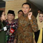 Terdakwa Penodaan Agama Basuki Tjahaja Purnama (Ahok) keluar usai mengikuti sidang di Auditorium Kementan, Jalan RM Harsono, Ragunan, Jaksel, Selasa (11/4). Sidang tersebut ditunda karena jaksa penuntut umum mengaku belum siap dengan surat tuntutan. AKTUAL/Tino Oktaviano