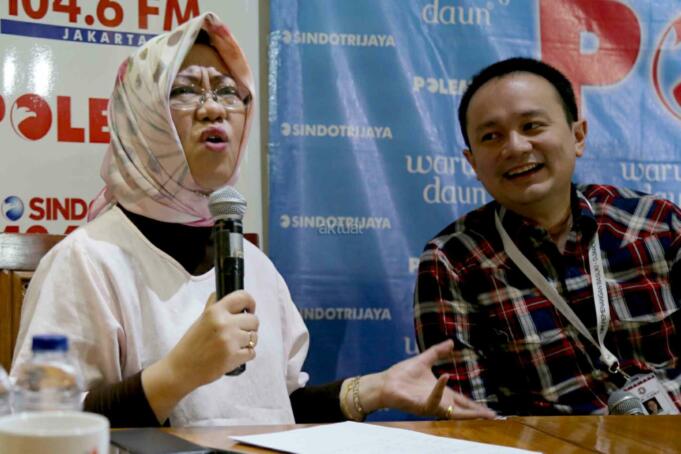 Pengamat Politik LIPI, Siti Zuhro saat diskusi Pilkada di Cikini, Jakarta Pusat, Sabtu (15/4). Diskusi tersebut bertemakan Pilkada Sehat dan Demokratis. AKTUAL/Tino Oktaviano