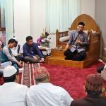 Penulis Buku 'Lapis-Lapis Keberkahan' Ustad Salim Akhukum Fillah memberikan ceramah di Zawiyah Arraudhah, Jalan Tebet Barat VII No 50, Jakarta Selatan, Sabtu (16/4). Memburu berkah amatlah berat. Tapi justru di dalamnyalah ada banyak rasa nikmat. Bahagia adalah kata paling menyihir dalam hidup manusia. Semua jiwa merinduinya. Semua akal mengharapinya. Semua raga mengejarnya. Tapi kebahagiaan adalah goda yang tega. Ia bayangan yang melipir jika difikir, lari jika dicari, tak tentu jika diburu, melesat jika ditangkap, menghilang jika dihadang. AKTUAL/Tino Oktaviano