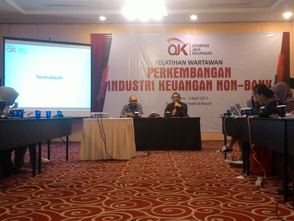 Pelatihan Wartawan OJK tentang Industri Keuangan Non Bank