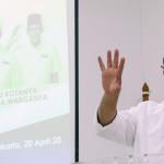 Ketua Umum Partai Perindo Hary Tanoesoedibjo (kanan) berdialog dengan Cagub DKI Jakarta Anies Baswedan (kiri) di DPP Partai Perindo, Jalan Diponegoro, Menteng, Jakarta Pusat, Kamis (20/4/2017). Partai Perindo menggelar syukuran keunggulan Anies-Sandi dari Ahok-Djarot, dalam hitung cepat semua lembaga survei terkait Pilkada DKI Jakarta putaran kedua. AKTUAL/Munzir