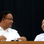 Ketua Umum Partai Perindo Hary Tanoesoedibjo (kanan) berdialog dengan Cagub DKI Jakarta Anies Baswedan (kiri) di DPP Partai Perindo, Jalan Diponegoro, Menteng, Jakarta Pusat, Kamis (20/4/2017). Partai Perindo menggelar syukuran keunggulan Anies-Sandi dari Ahok-Djarot, dalam hitung cepat semua lembaga survei terkait Pilkada DKI Jakarta putaran kedua. AKTUAL/Munzir