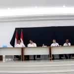 Ketua Umum Partai Perindo Hary Tanoesoedibjo (kanan) berdialog dengan Cagub DKI Jakarta Anies Baswedan (kiri) di DPP Partai Perindo, Jalan Diponegoro, Menteng, Jakarta Pusat, Kamis (20/4/2017). Partai Perindo menggelar syukuran keunggulan Anies-Sandi dari Ahok-Djarot, dalam hitung cepat semua lembaga survei terkait Pilkada DKI Jakarta putaran kedua. AKTUAL/Munzir