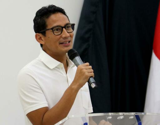 Ini Pesan Prabowo ke Sandiaga Uno Ketua Umum Partai Perindo Hary Tanoesoedibjo (kanan) berdialog dengan Cagub DKI Jakarta Anies Baswedan (kiri) di DPP Partai Perindo, Jalan Diponegoro, Menteng, Jakarta Pusat, Kamis (20/4/2017). Partai Perindo menggelar syukuran keunggulan Anies-Sandi dari Ahok-Djarot, dalam hitung cepat semua lembaga survei terkait Pilkada DKI Jakarta putaran kedua. AKTUAL/Munzir