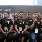 Sejumlah Polisi berpose dengan replika rol film, Jakarta, Minggu (16/4/2017). Memperingati ulang tahun Korps Polri ke-72, festival film pendek dan film animasi bertajuk Police Movie Festival digelar untuk yang keempat kalinya. AKTUAL/Munzir