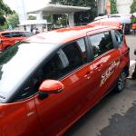 Auto 2000 kembali digandeng pada bazaar kali ketiga ini. Selain paket bunga nol persen untuk tenor satu hingga dua tahun tadi, ACC juga memberikan paket kredit VIP ACCess dan juga trade in mobil Toyota Sienta. Bagi yang disetujui kreditnya pada bazaar tersebut, akan mendapatkan kesempatan ikut program undian ACC 3Xtra Suprise yang berhadiah utama satu buah mobil Toyota Alphard. AKTUAL/Eko S Hilman