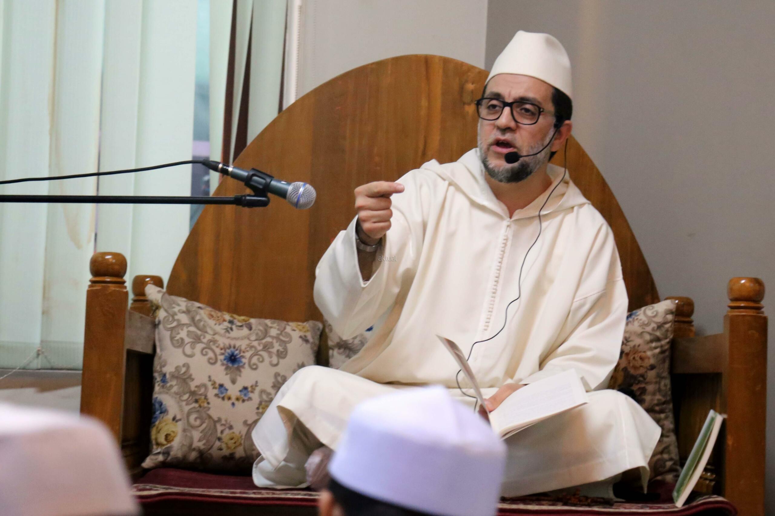 Sperma bilan qoplangan katta kokrak fotosuratlari