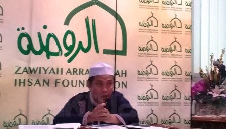 Ustadz Nawawi Muzammil saat menyampaikan Kajian Tematik Ramadhan di Zawiyah Arraudhah