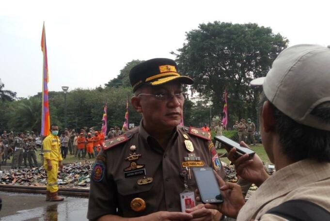 Satpol PP DKI Jakarta Musnahkan Minol