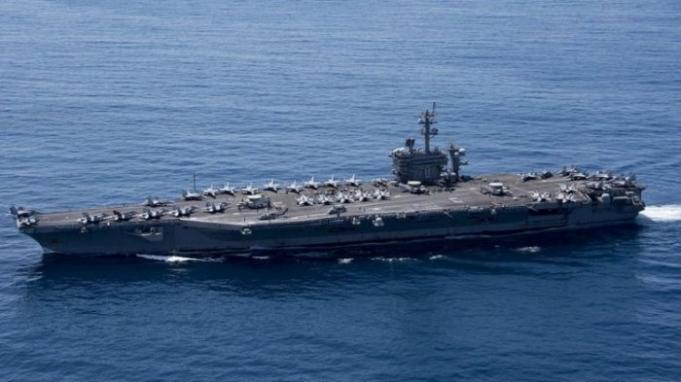 Kapal Induk USS Carl Vinson