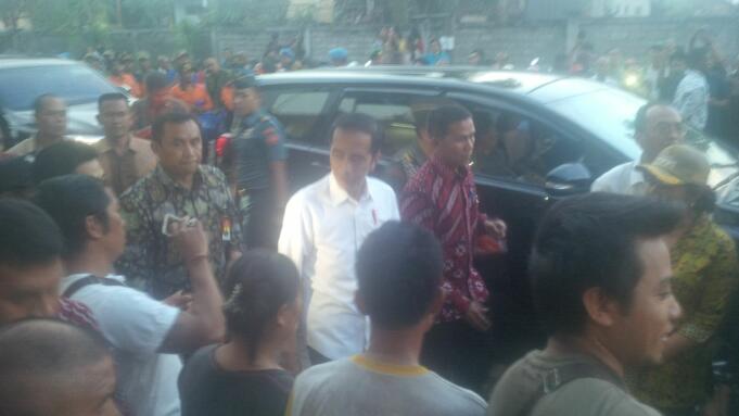 Jokowi ke Pengungsian Gunung Agung (Aktual/Bobby Andalan)