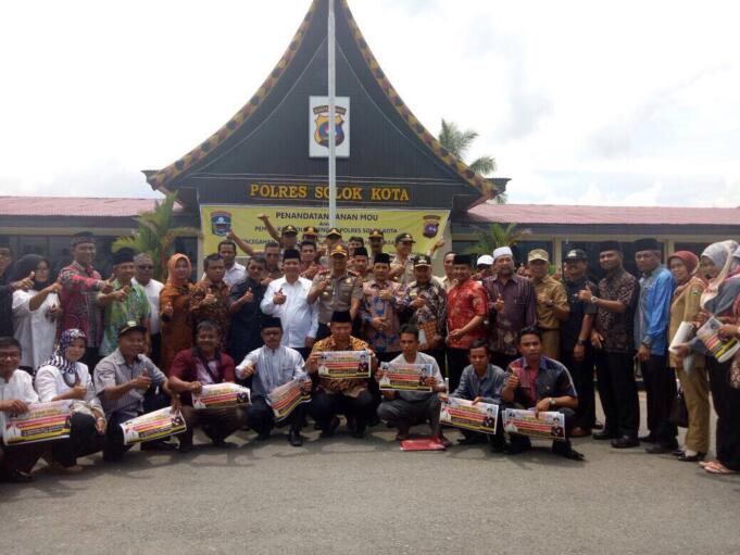 Polisi Teken kerjasama dengan Pemerintah Polisi Teken kerjasama dengan Pemerintah