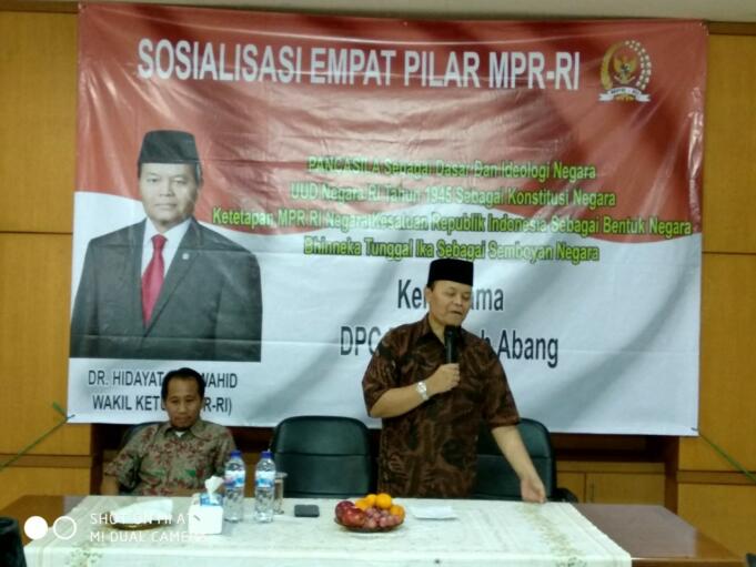 Wakil Ketua MPR Hidayat Nur Wahid (HNW) melakukan Sosialisasi Empat Pilar MPR kepada masyarakat di Tanah Abang, Jakarta. Pada acara tersebut,dDirinya menceritakan beberapa tahun yang lalu ada negara adi daya yang bernama Uni Soviet. Negara besar yang pernah ada itu akhirnya bubar setelah ada kebijakan keterbukaan yang diluncurkan oleh Presiden Mikhail Gorbachev.