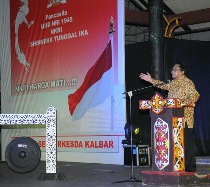 Gelar Seni pertunjukan dalam rangka Sosialisasi Empat Pilar MPR RI, itu diselenggarakan di Teater terbuka Taman Budaya Provinsi Kalimantan Barat, Rabu (29/11).