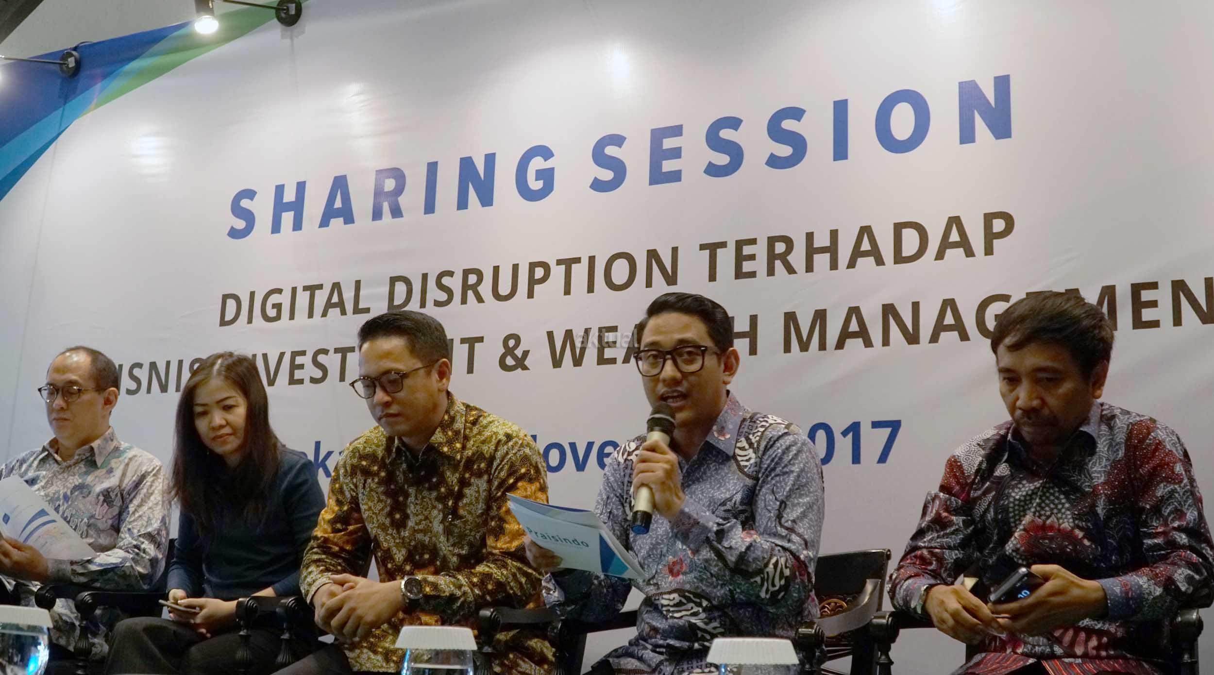 Suasana Diskusi Panel