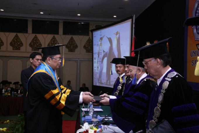 Wakil Ketua MPR, Mahyudin Terima Gelar Doktor Ilmu Pemerintahan