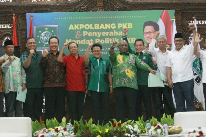 Penyerahan Mandat Politik Kepala Daerah PKB Terhangat 