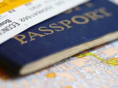 Buntut Viral Alumni “Cukup Saya WNI”, Komisi X DPR Desak Pengetatan Seleksi LPDP Ilustrasi dokumen imigrasi