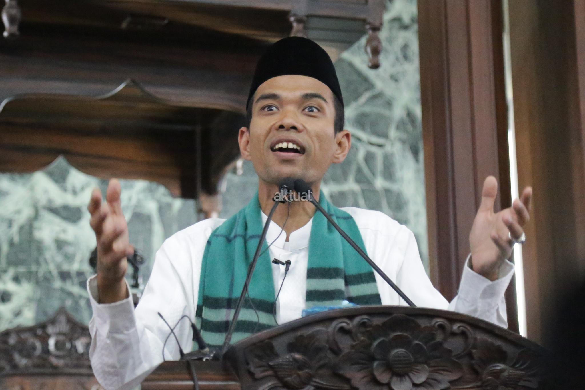 Ustad Somad Isi  Ceramah Usai Salat Subuh di Masjid Sunda  