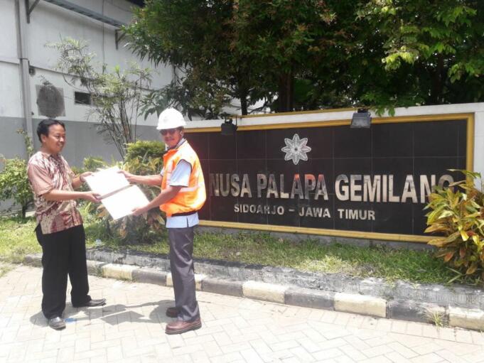 Penyaluran gas perdana ke PT Nusa Palapa Gemilang, pabrik pupuk di Sidoarjo, Jawa Timur. PT Nusa Palapa Gemilang memilih menggunakan gas bumi sebagai bahan bakar kegiatan produksinya karena lebih hemat dari batu bara yang selama ini digunakan pabrik tersebut.