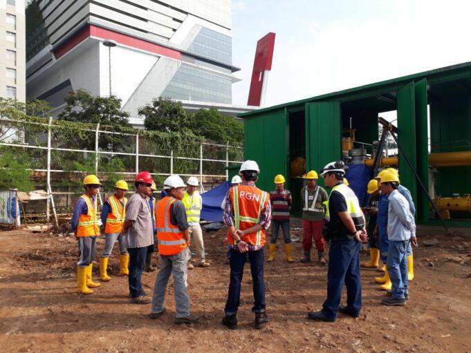 Tim dari PT Perusahaan Gas Negara Tbk. (PGN) melakukan persiapan dalam rangka aktivitas penyaluran gas bumi ke pembangkit listrik Muara Karang yang dikelola oleh PT Pembangkit Jawa Bali Unit Pembangkitan Muara Karang (PT PJB UP Muara Karang). Dengan jangka waktu kerjasama penyaluran selama 1 tahun, PGN akan memasok gas bumi sebesar 50 MMSCFD.