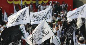 Ribuan umat Islam dari berbagai daerah mengikuti gelaran 'Aksi Bela Tauhid 211' di bundaran Patung Arjuna Wijaya, yang terletak di persimpangan Jalan MH Thamrin dan Jalan Medan Merdeka, Jakarta Pusat, Jum'at (2/11). AKTUAL/WARNOTO