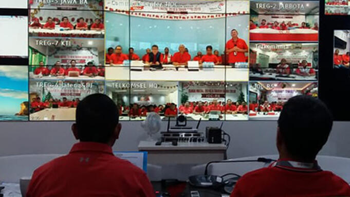 Operasional posko secara resmi dimulai dengan pengecekan kesiapan jaringan dan infrastruktur TelkomGroup secara serentak di seluruh Indonesia melalui video conference yang dipimpin langsung oleh Direktur Network & IT Solution Telkom Zulhelfi Abidin dari Posko Nasional yang berlokasi di The Telkom Hub, Jakarta, Jumat (21/12).