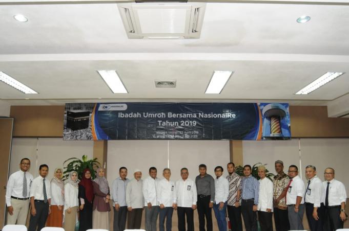 Direksi PT Reasuransi Nasional Indonesia melepas 10 mitra bisnis yang akan diberangkatkan Umroh
