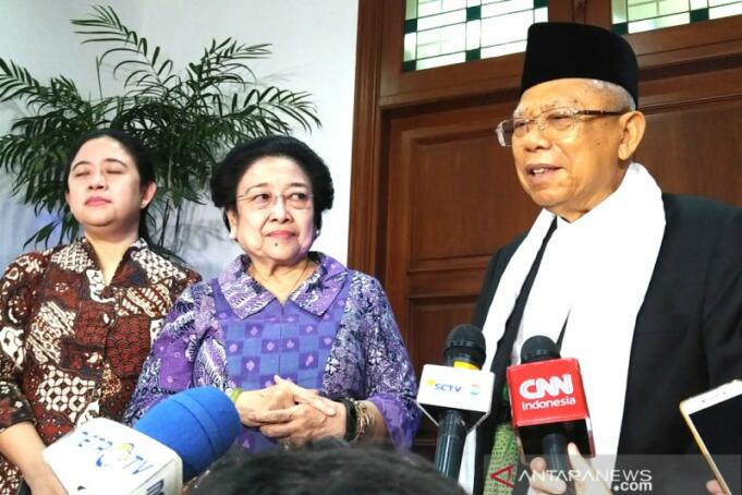 KH Ma'ruf Amin, usai bertemu dengan Ketua Umum PDI Perjuangan Megawati Soekarnoputri, di kediamannya di Menteng, Jakarta, Kamis (9/5)