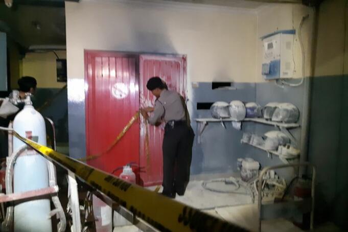 Ruang genset yang diduga terbakar di SPBU Pos Pengumben, Kembangan, Jakarts Barat, Selasa (28/1/2020) malam(kpsc).