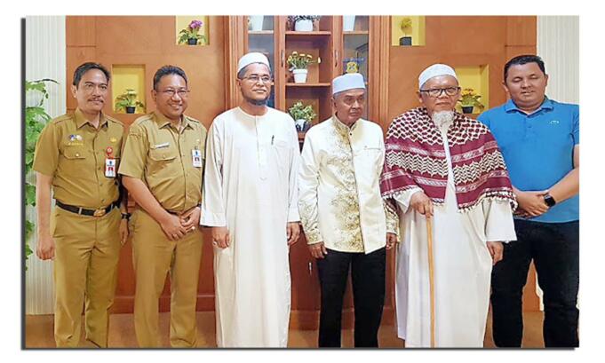 Bupati Banjar KH Khalilurrahman dan Sekda Banjar H Mokhamad Hilman menerima tamu dari Geri Warisan MAR Malaysia, yang dipimpin Nik Abdul Naseer bin Hamzah