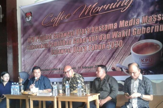 Anggota KPU RI Ilham Saputra dan anggota KPU Sulut (1)
