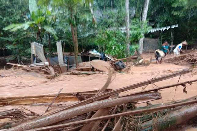 Banjir bandang terjadi di Dusun Semen , Desa Salamkanci, Kecamatan Bandongan, Kabupaten Magelang. ANTARA/HO-BPBD Kabupaten Magelang