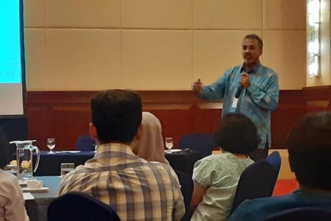 DR. Paranietharan, WHO Representative For Indonesia, sedang memberikan penjelasan dalam sebuah diskusi terkait virus corona tipe baru (COVID-19) di Jakarta, Kamis (5/3) (ANTARA/Zita Meirina)