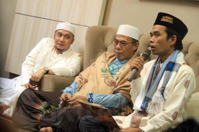Ustad Abdul Somad mengunjungi Zawiyah Arraudhah, Tebet, Jakarta Selatan