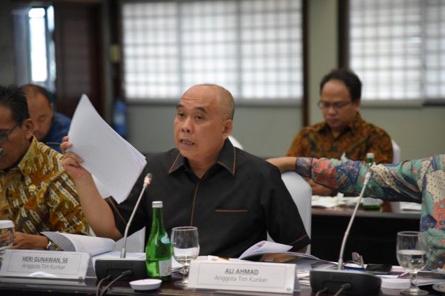 Anggota Komisi XI DPR, Heri Gunawa/foto: dpr.go.id