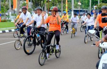 Kasus Dugaan Penyelundupan Sepeda Brompton Rombongan Menkeu Dihentikan, LP3HI Ajukan Prapradilan Menteri Keuangan, Sri Mulyani saat menaiki sepeda Brompton/Facebook Kementerian Keuangan RI