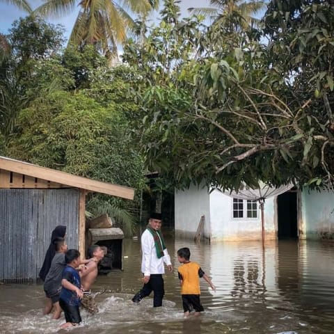 Bupati Zukri Tinjau Langsung Dua Desa Terdampak Banjir di Bunut