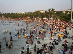 Ancol Taman Impian Diserbu Wisatawan, Kunjungan Lebaran Tembus Puluhan Ribu Orang Pantai Ancol/Antara