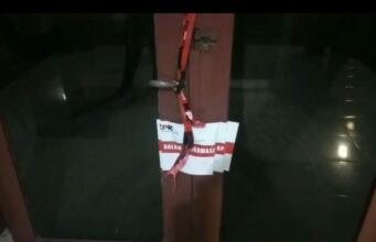 KPK Tangkap Bupati Kuansing Bersama 7 Orang terkait Suap Perizinan Perkebunan Ruang Dinas PUPR Kabupaten Banyu Asin yang disegel KPK